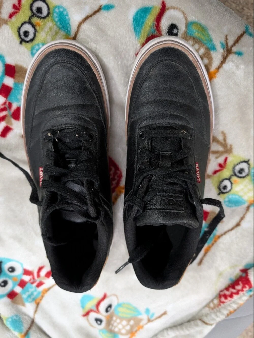 Levi's Black Low-Top Sneakers with Tan Heel Accent